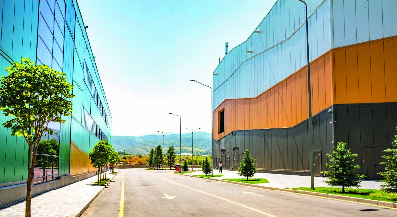 Молл «Апорт EAST» и аквапарк «САН-РЕМО»