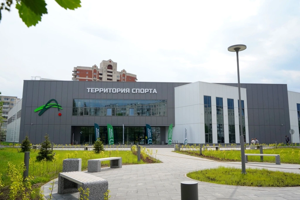 Фасад физкультурно-оздоровительного комплекса в Зеленограде, система UNIQUE